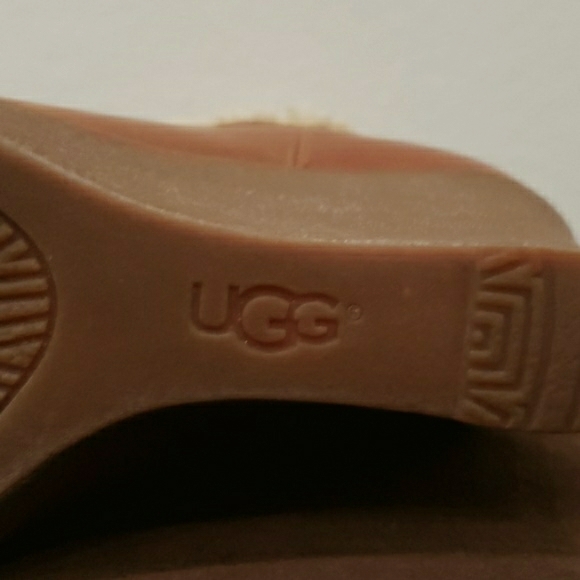 UGG Boots - Genuine Leather - Picture 6 of 14